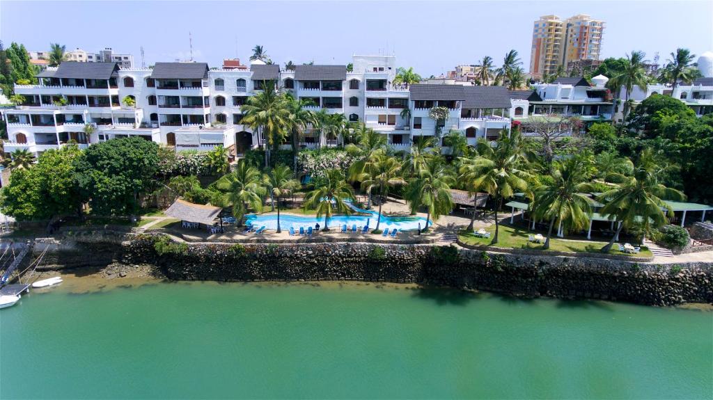 TAMARIND VILLAGE APARTMENTS