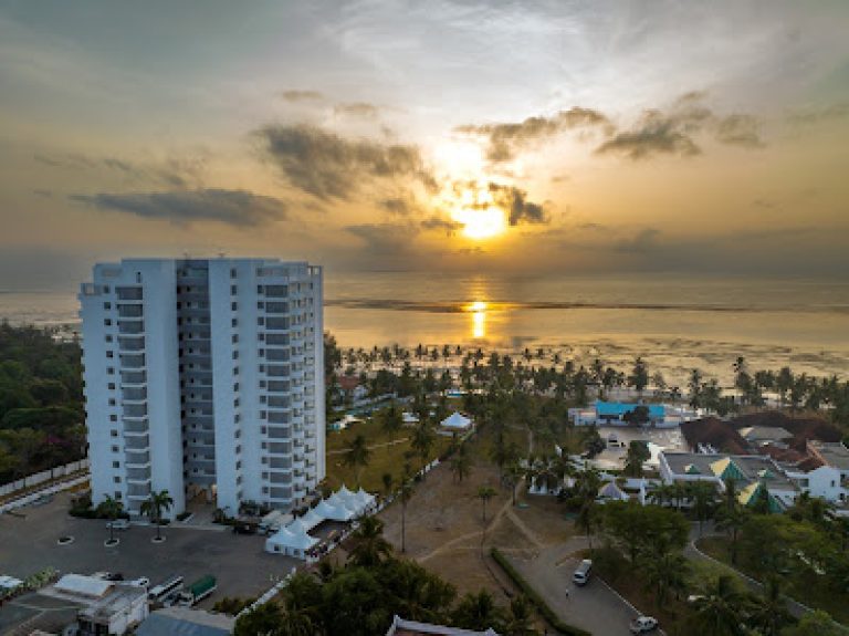 Kanamai Beach