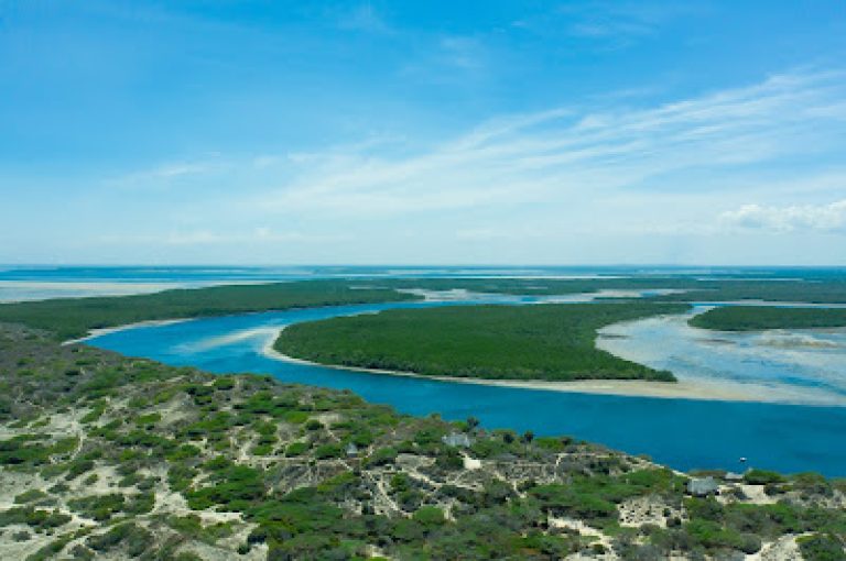 Kiwayu Island beaches
